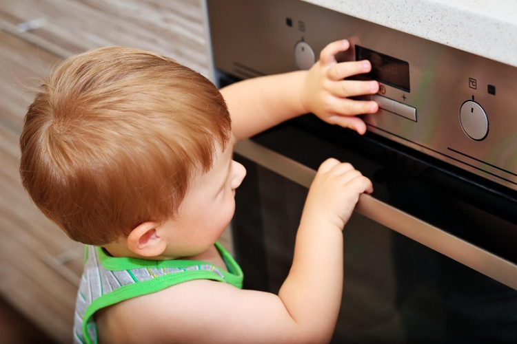 child safety tips in the kitchen